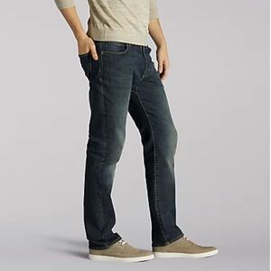 Lee Extreme Motion Straight Fit Tapered Leg Jeans